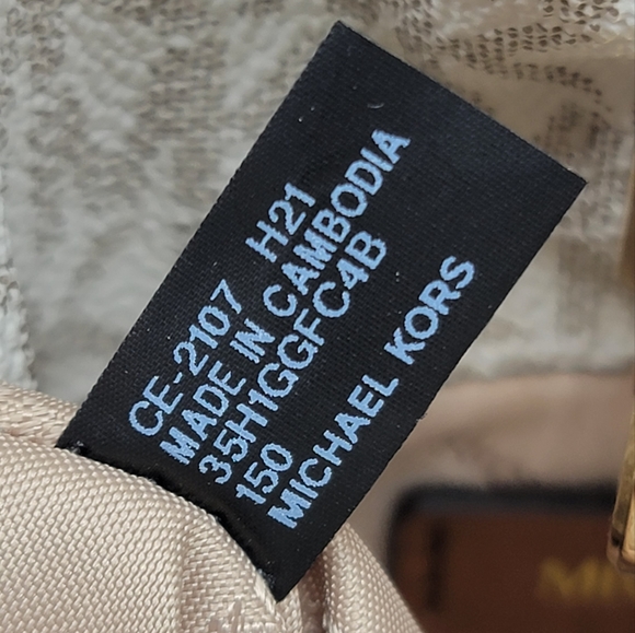 Michael Kors  Logo LG Crossbody Vanilla - Picture 6 of 10